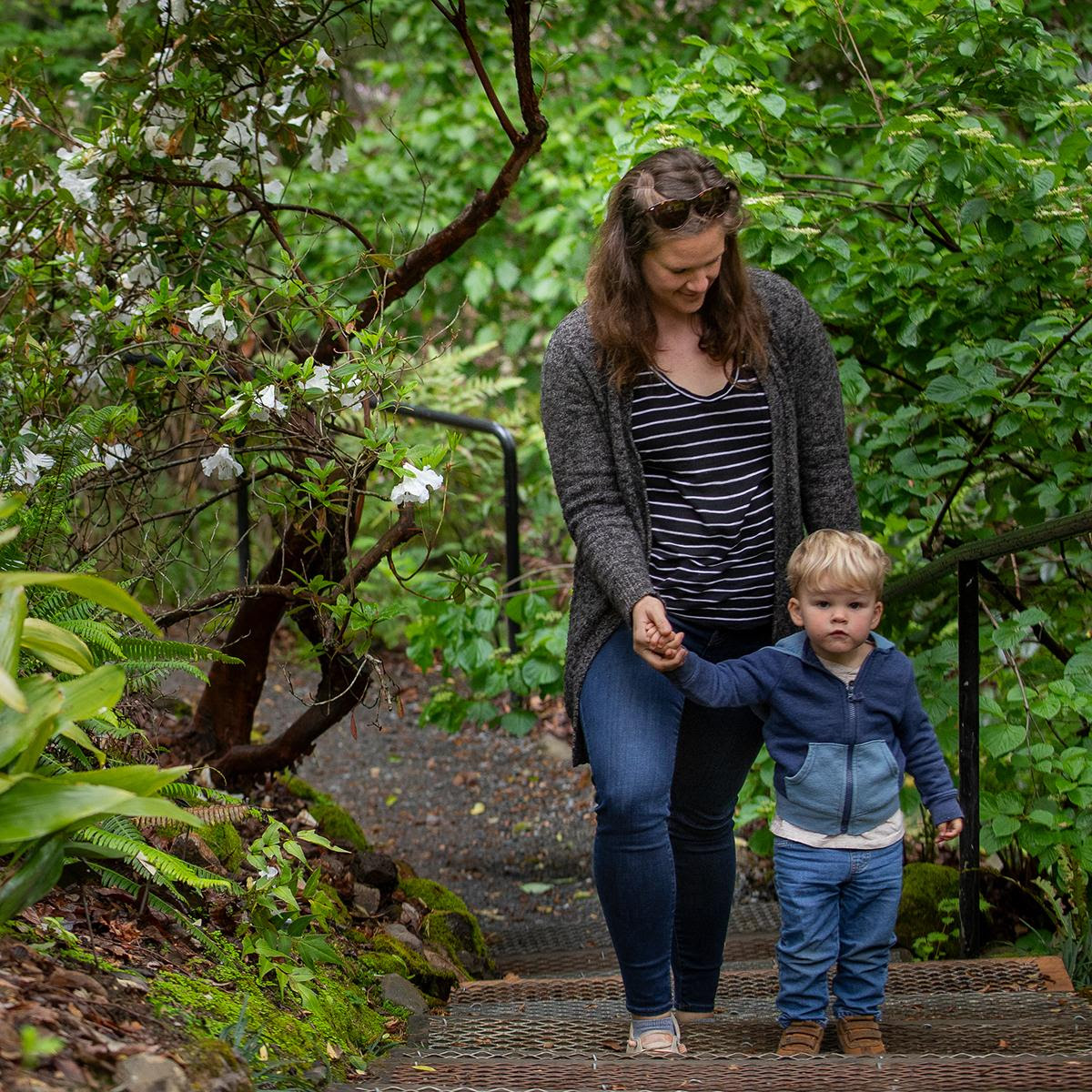 Mom and child in the Asian area